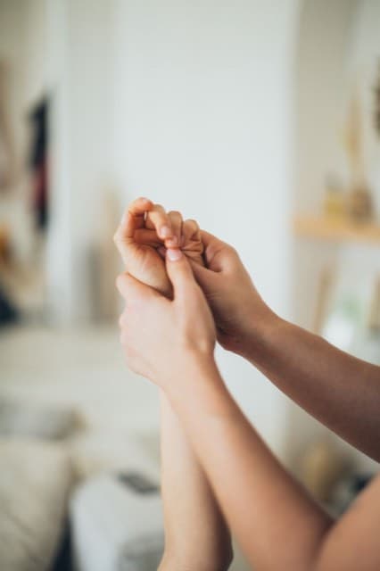 Sơ cứu bằng huyệt Thập Tuyên